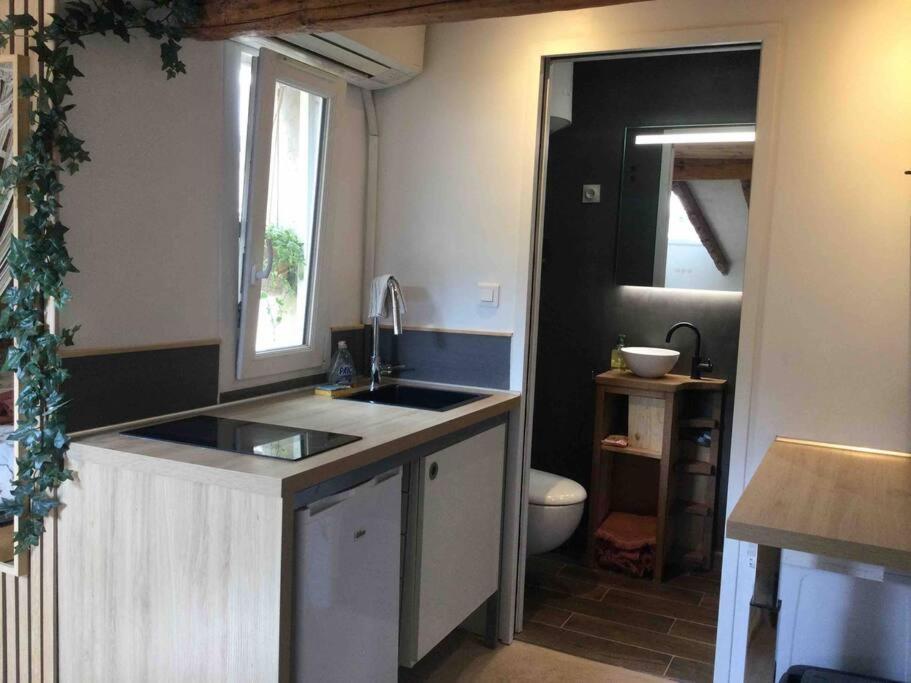 Studio De Charme Au Coeur De La Vieille Ville Nice Luaran gambar